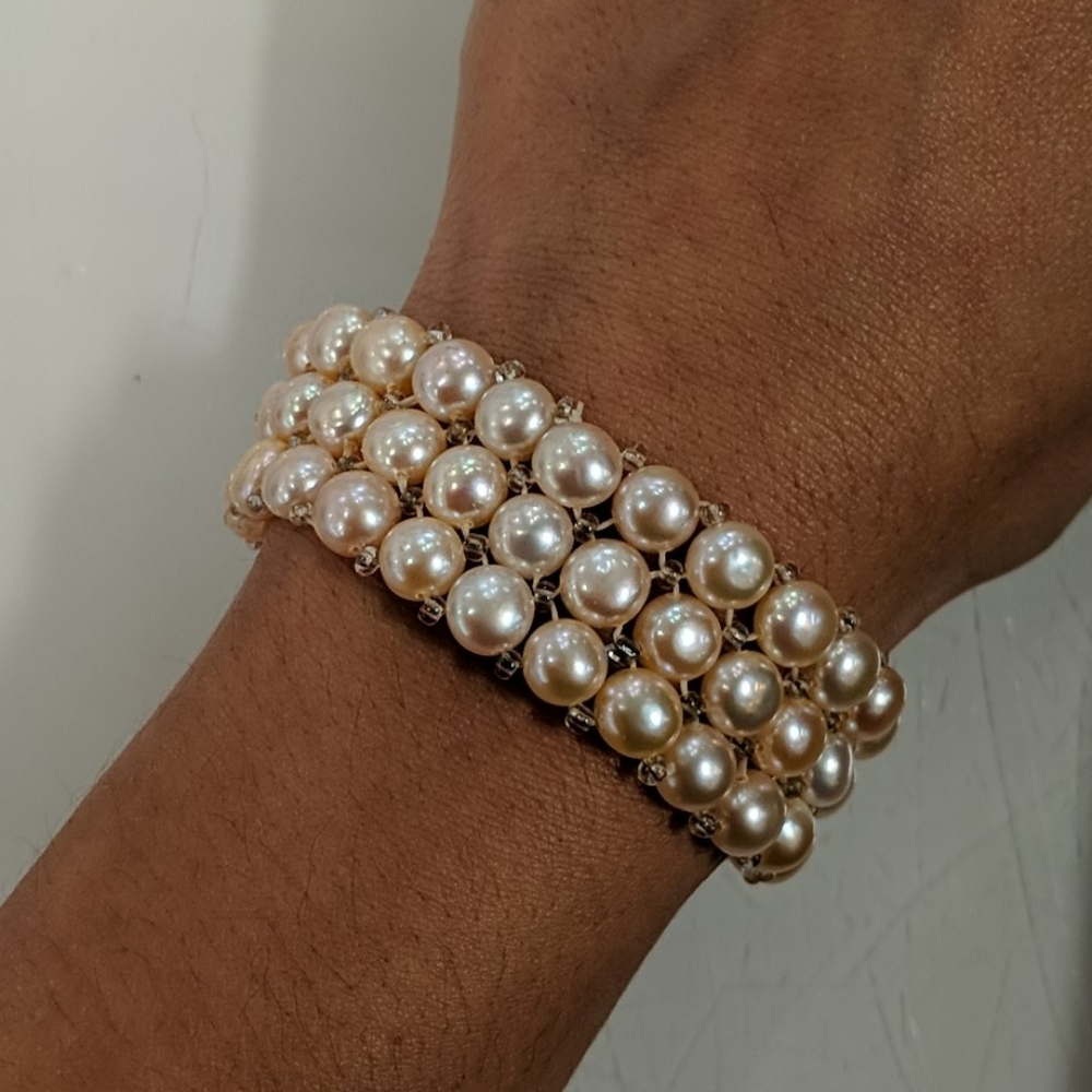 💎2/$20 3 row Faux pearl bracelet